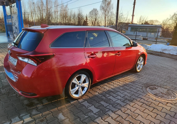 Toyota Auris cena 58999 przebieg: 140000, rok produkcji 2016 z Lublin małe 742
